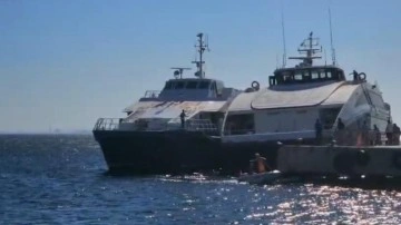 Deniz otobüsü su aldı, yan yattı! Yolcular tahliye edildi!