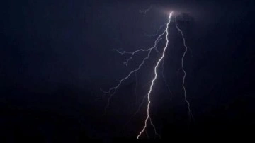 Denizli'de yıldırım isabet eden kişi hayatını kaybetti