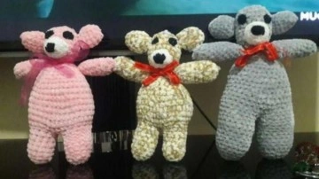 Depremzede &ccedil;ocuklara el emeği oyuncak bebekler