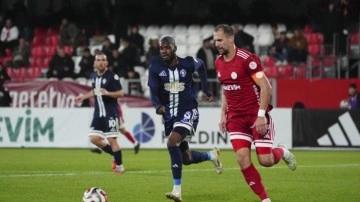 Derbide 1 kırmızı kart 4 gol! Servet Çetin ilk maçını kazandı