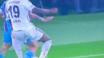 Dev maçta tartışmalı kararlar! Eski hakemler bile anlaşamadı