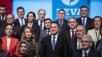 DEVA Partisi'nin İzmir İl &Ouml;rg&uuml;t&uuml;'nde 38 kişi istifa ederek AK Parti saflarına katıldı