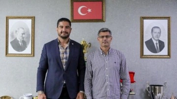 Dikeç, Türkiye Güreş Federasyonu Başkanı Taha Akgül'ü ziyaret etti