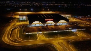 Diyarbakır Havalimanı'nda pistte çatlak