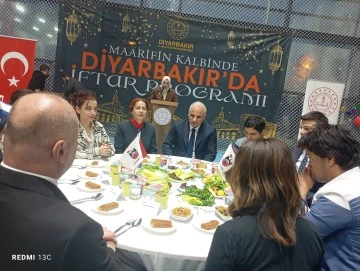 Diyarbakır Valisi Murat Zorluoğlu, G&uuml;ler-Şevki &Ouml;zbek Anadolu Lisesi &Ouml;ğrencileriyle İftar Programında Buluştu
