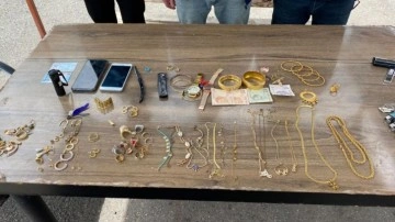 Diyarbakır'da depremde boşaltılan binalarda hırsızlık yapanlara operasyon: 10 g&ouml;zaltı