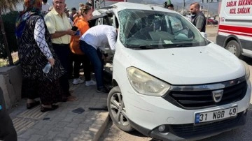 Düğüne gidenleri taşıyan otomobil ile çekici çarpıştı; 3 ölü, 2 yaralı