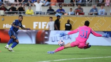 Dünyaca ünlü kaleci Süper Lig devine yeşil ışık yaktı: Gelmek istiyor