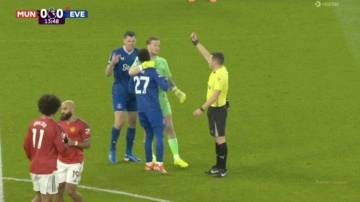 Dünyanın en iyi liginde ilginç olay! 36 yaşındaki futbolcu takım arkadaşını tokatladı