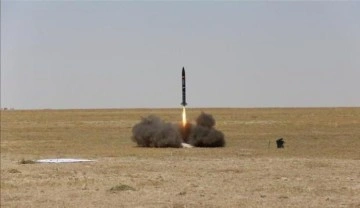 D&uuml;nyanın ilk dikey inişli roket yarışmasına ilgi b&uuml;y&uuml;k