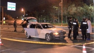 'Dur' ihtarına uymadı 5 polis aracına çarptı