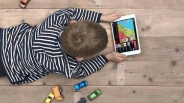 Ebeveynler dikkat! &Ccedil;ocukların ekran karşısında fazla vakit ge&ccedil;irmesi sağlıklarını bozuyor