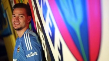 Ederson imzayı attı: 'Bu kulübü zirveye ulaştıracağız'