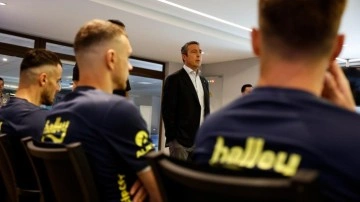 Edin Dzeko ve Dusan Tadic'e teşekkür plaketi verildi