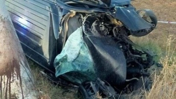 Edirne'de levhaya &ccedil;arpan ara&ccedil; şarampole devrildi: 1 &ouml;l&uuml;