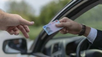 Ehliyet sahiplerine uyarı: Cezası 20 bin liraya yakın! Başvuru için 1 ay kaldı
