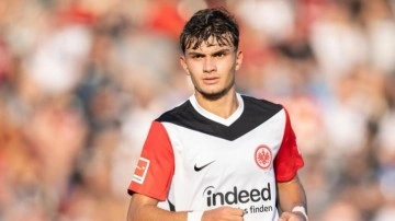 Eintracht Frankfurt, Can Uzun'un bonservisini belirledi: Tarihe geçecek