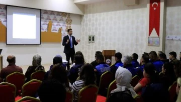 Elazığ Belediyesi Personeline Kamu Etik Kuralları Eğitimi.