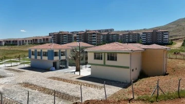 Elazığ Belediyesi Seksenler Sokağı İ&ccedil;in Nostaljik Eşya Topluyor.