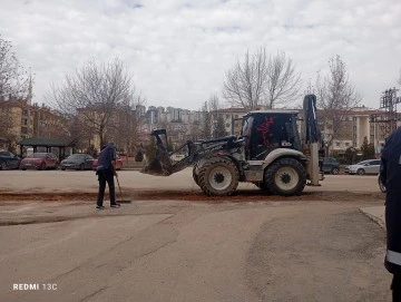 Elazığ Belediyesi Yol &Ccedil;alışmalarına Devam Ediyor