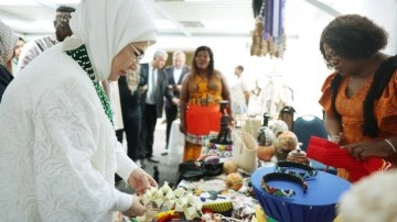 Emine Erdoğan'dan Güney Afrika'da Yunus Emre Enstitüsüne ziyaret