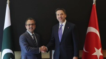 Enerji ve Tabii Kaynaklar Bakanı Alparslan Bayraktar, Pakistan’da