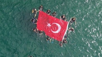 Engelliler, 30 Ağustos Zaferi için su altı dalışı yaptı