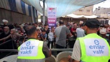 Ensar Vakfı'ndan Gazze'de anlamlı yardım: Sıcak yemek dağıtımı yapıldı