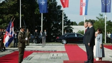 Erdoğan, Hırvatistan'da resmi t&ouml;renle karşılandı