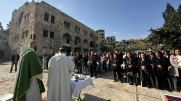 Esed zulmünden kaçan Hristiyanlar, 14 yıl sonra İdlib'de ayin yaptı