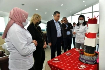 Esenyurt Belediye başkanından kursiyer ve &ouml;ğrencilere s&uuml;rpriz ziyaret