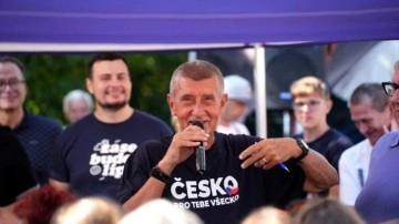 Eski Başbakana mitingde korkunç saldırı! Hastaneye kaldırıldı!