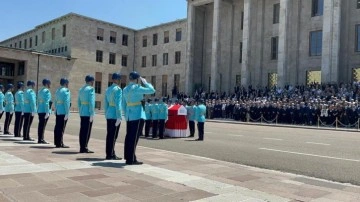 Eski CHP Genel Başkanı Öymen için TBMM'de tören