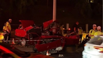 Eyüpsultan'da feci kaza: İkiye bölünen otomobilde bir kişi öldü