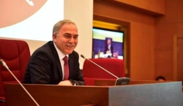 Fatih Belediye Başkanı Erg&uuml;n Turan koronavir&uuml;se yakalandı