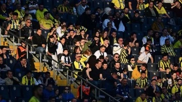 Fenerbahçe tribünleri sadece 1 futbolcusunu alkışladı