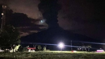Filipinler'de yanardağ patladı! İkinci seviye alarm verildi