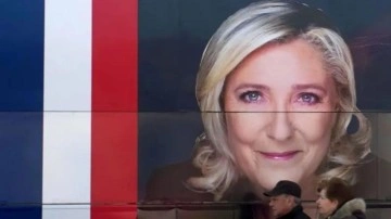 Fransa'da ana muhalefet partisi Ulusal Birlik'e yolsuzluk baskını!