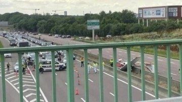 Fransa’da otoyola küçük uçak düştü: 3 ölü