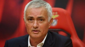 Futbol tarihinde görülmemiş manevra! Mourinho Şampiyonlar Ligi'nde