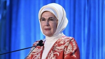 Galata Kulesi'ne yansıtıldı: Emine Erdoğan'dan dikkat çeken mesaj