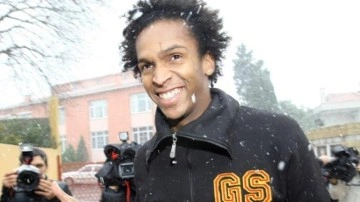 Galatasaray'ın eski golcüsüne polis şoku! Partide tutuklandı