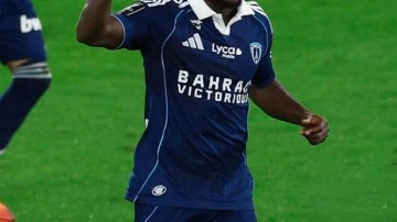 Galatasaray'ın Şampiyonlar Ligi'ndeki rakibine zirve yarışında ağır darbe!