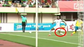 Galatasaray taraftarı üzgün: Osimhen kaç hafta sahalarda olmayacak?