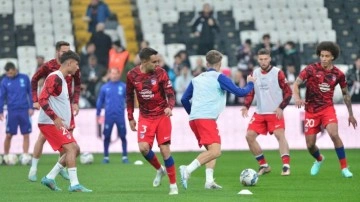 Galatasaray ve Beşiktaş'ın istediği yıldız transfer kararını verdi