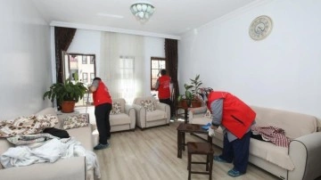 Gaziantep Büyükşehir'den bayram öncesi yaşlı ve engellilere temizlik ve bakım desteği!
