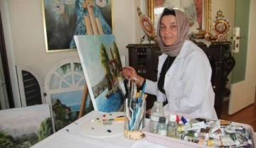 Gaziantep'te yaşayan 3 &ccedil;ocuk annesi evlat acısını resim yaparak bastırdı