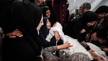 Gazze'de yaşanan alçaklığı BM duyurdu: Yaklaşanı vuruyorlar