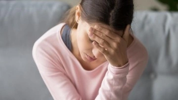 Ge&ccedil;meyen migren ağrısına ne iyi gelir? Migren nasıl ge&ccedil;er?