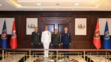 Genelkurmay Başkanı Bayraktaroğlu'ndan, kuvvet komutanlarıyla kritik görüşme